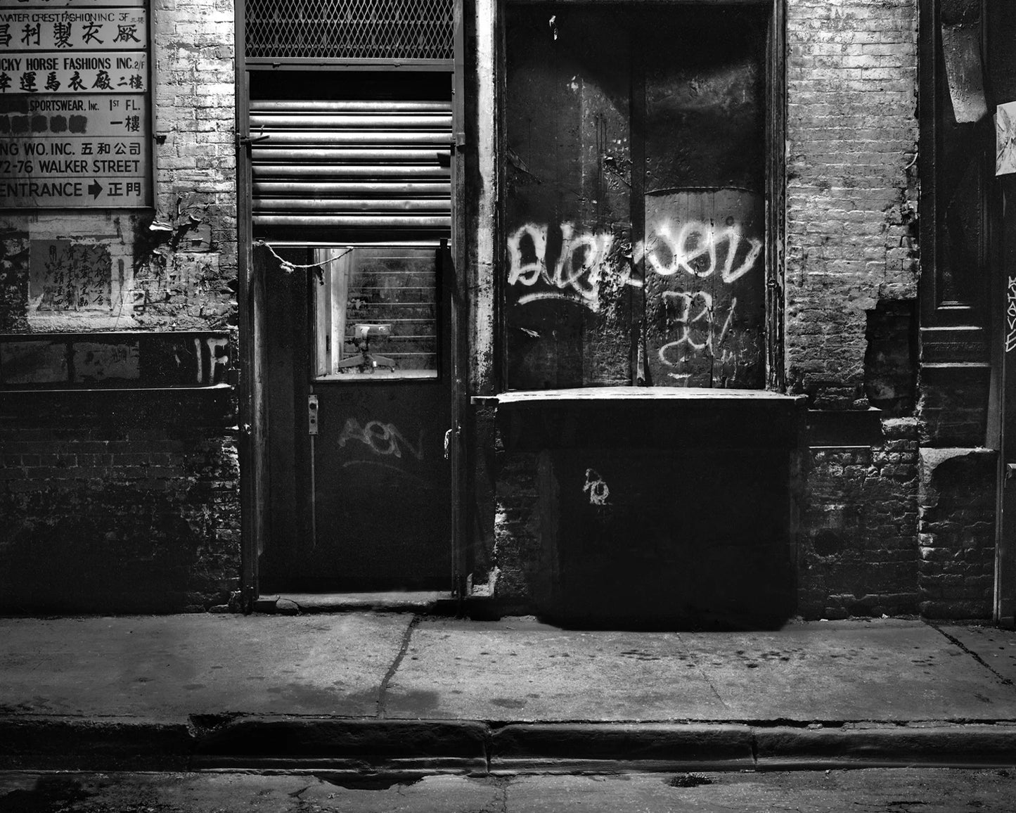 CHINATOWN ALLEYWAY